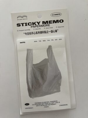 Notebook with 30 self-adhesive sheets.