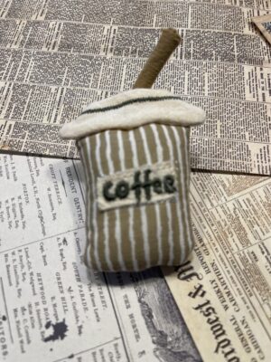 "Coffy to Go" Brooch